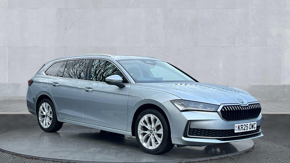 Main listing image - Skoda Superb Estate