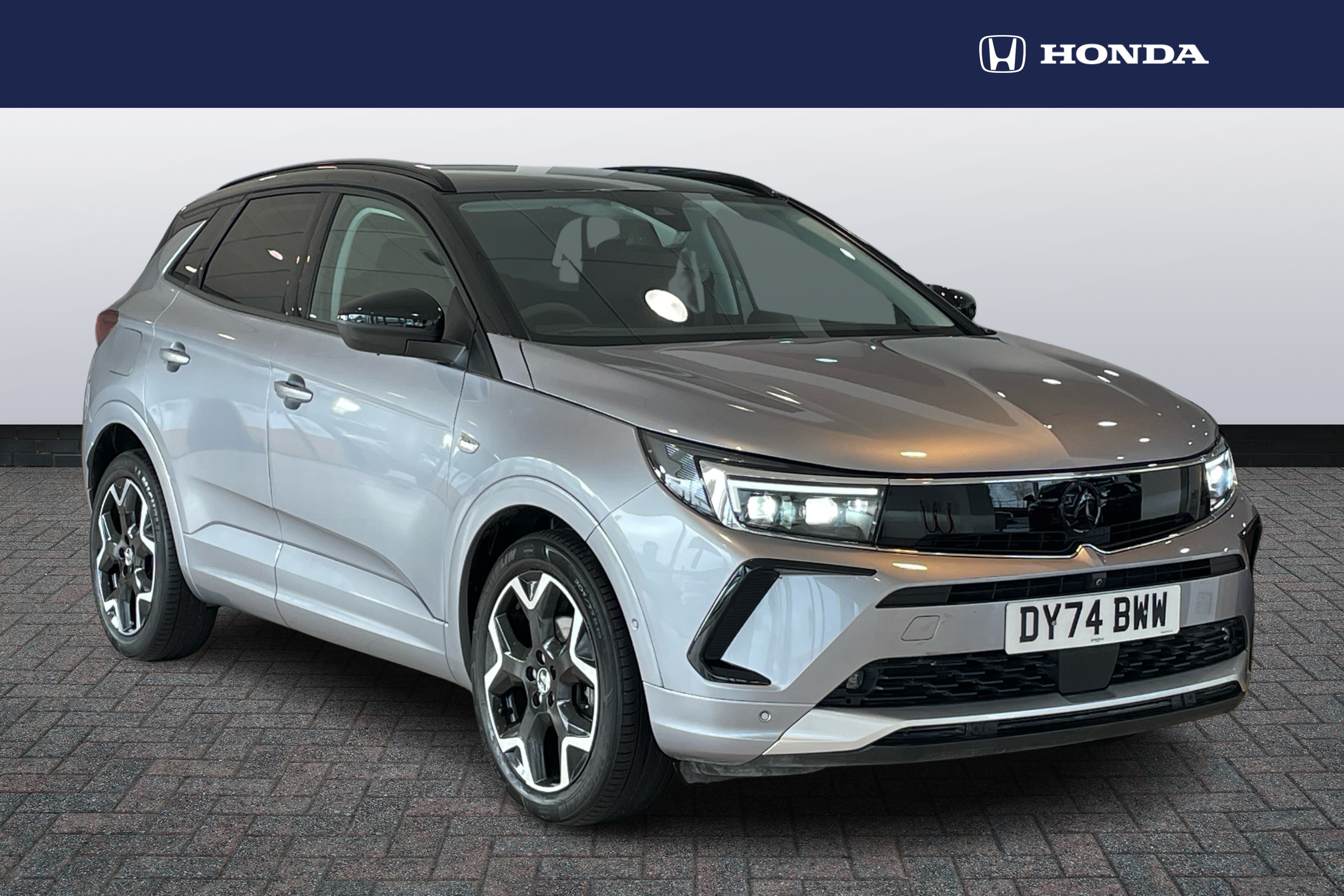 Main listing image - Vauxhall Grandland