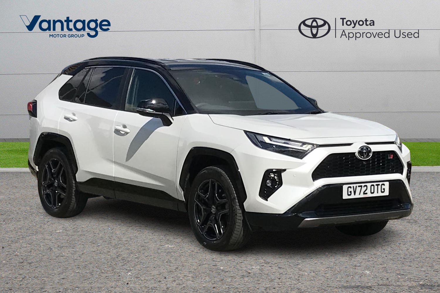 Main listing image - Toyota RAV4