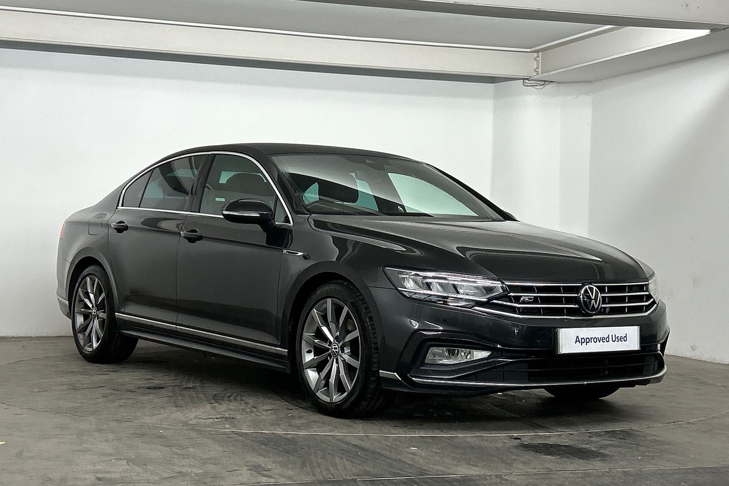 Main listing image - Volkswagen Passat
