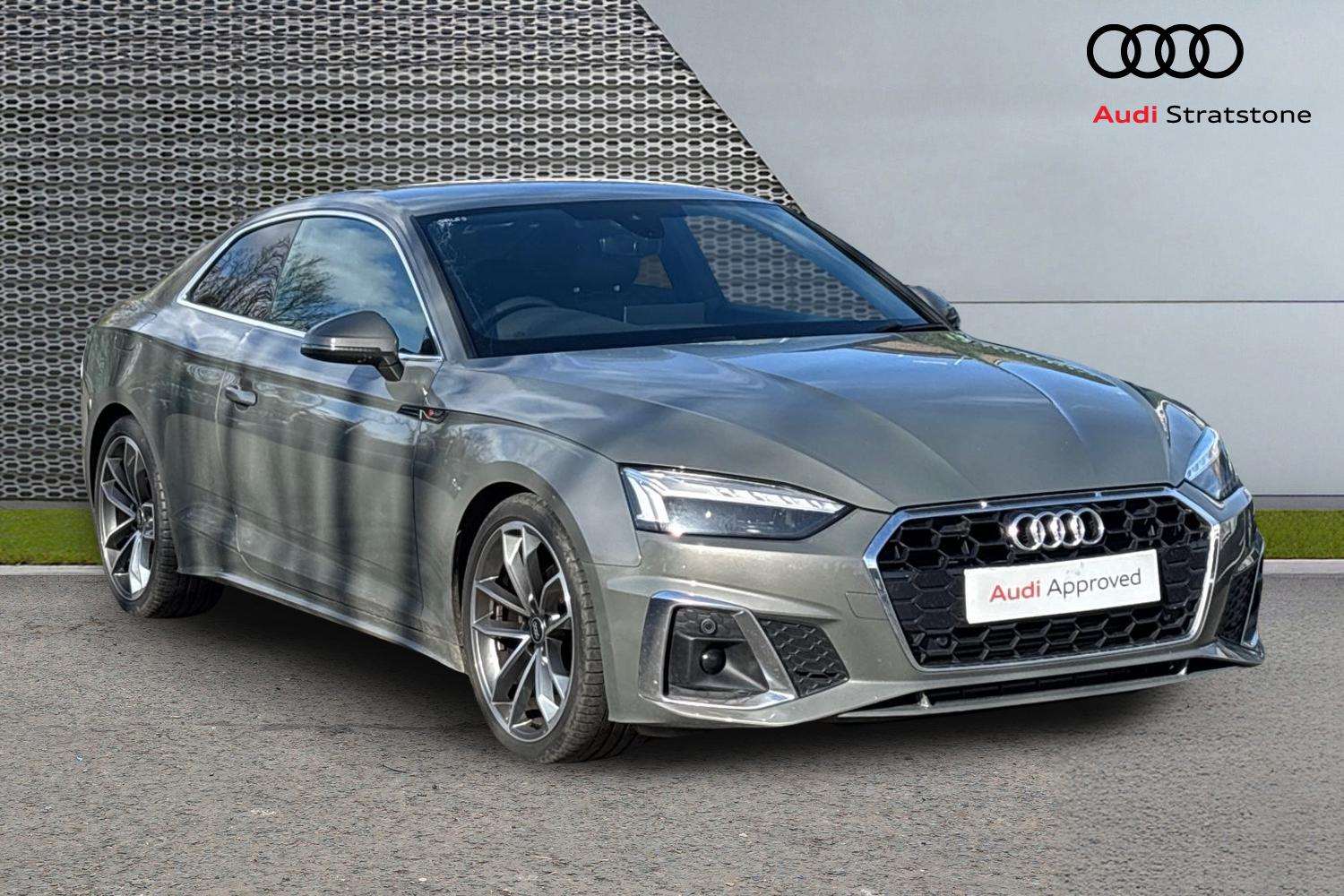 Main listing image - Audi A6
