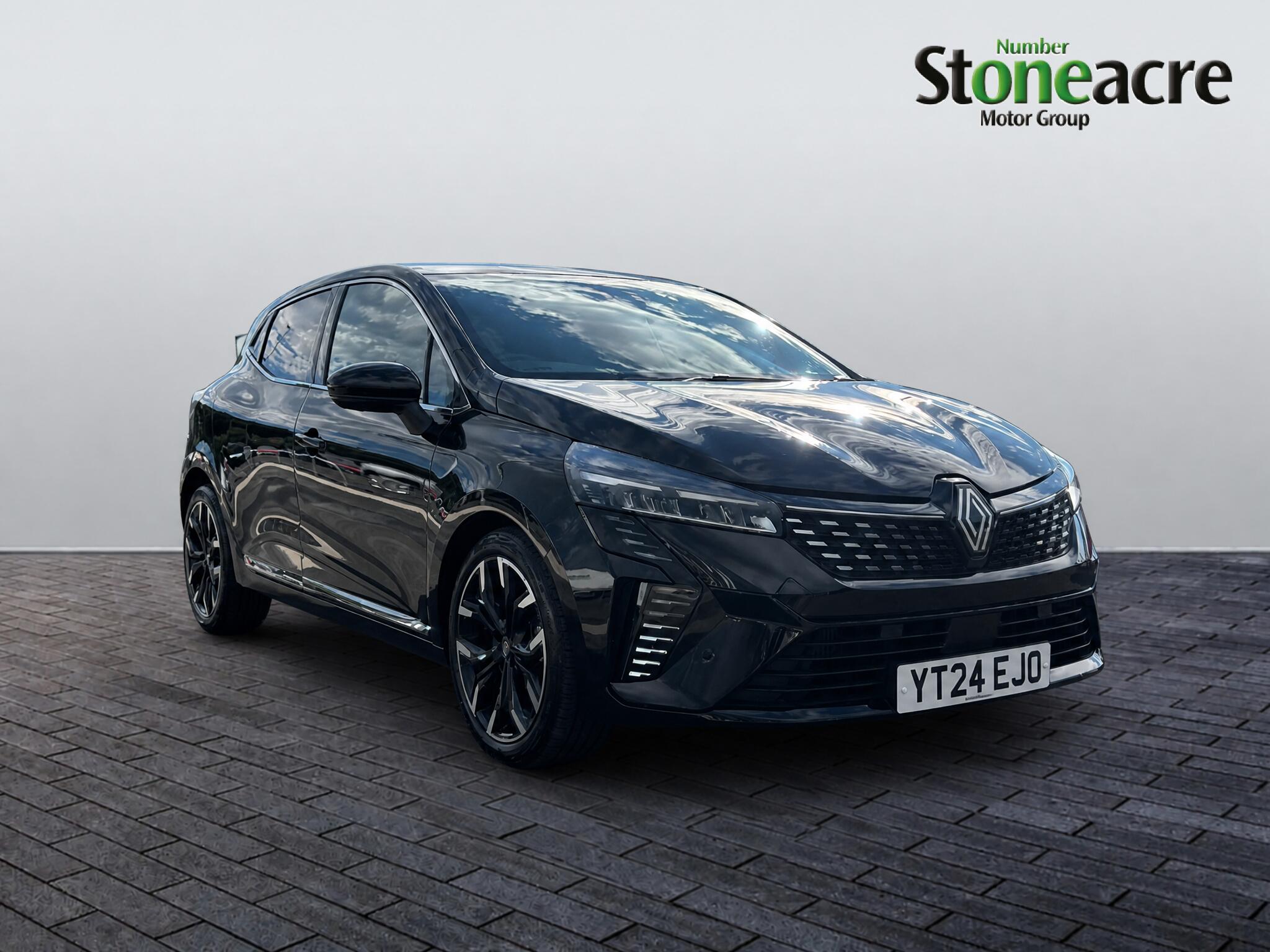 Main listing image - Renault Clio