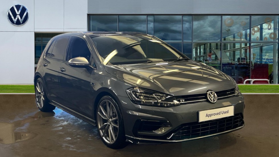 Main listing image - Volkswagen Golf