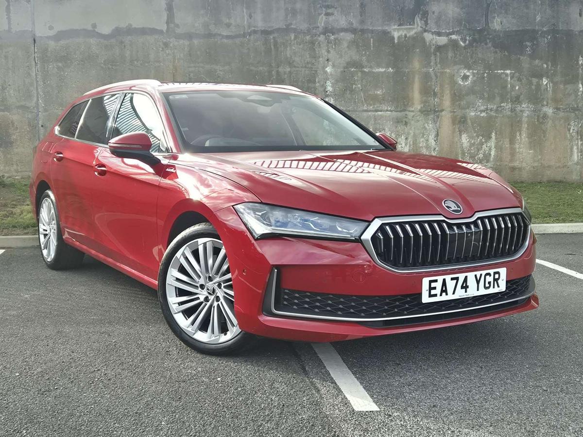 Main listing image - Skoda Superb