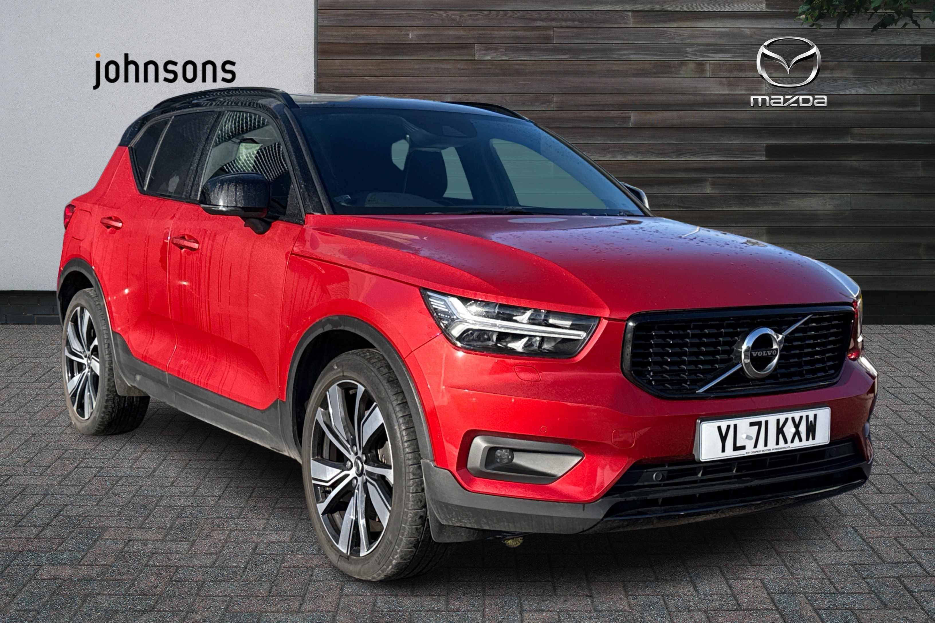 Main listing image - Volvo XC40 Recharge