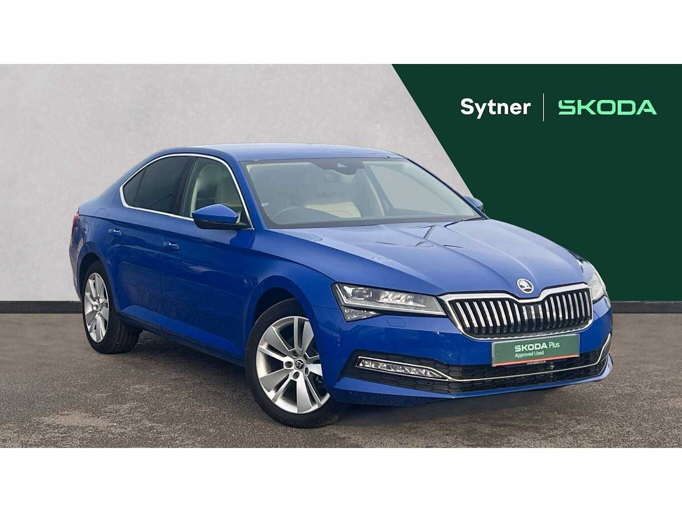 Main listing image - Skoda Superb