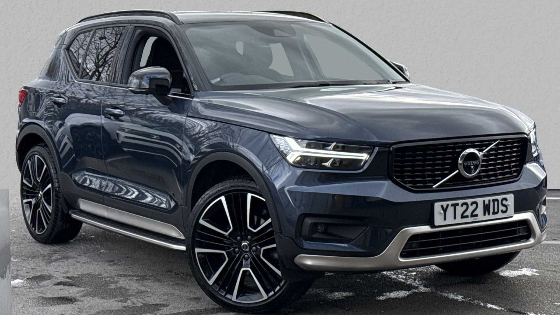 Main listing image - Volvo XC40