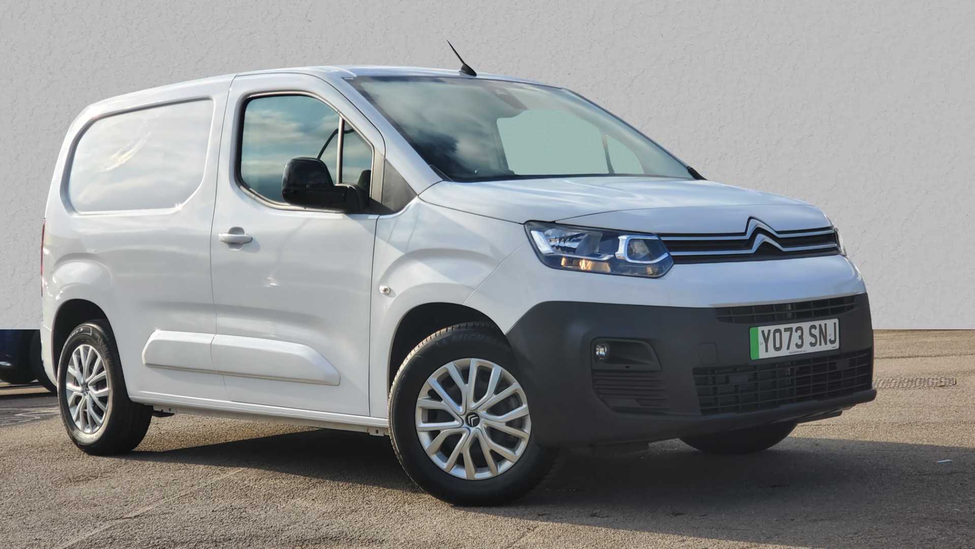 Main listing image - Citroen e-Berlingo