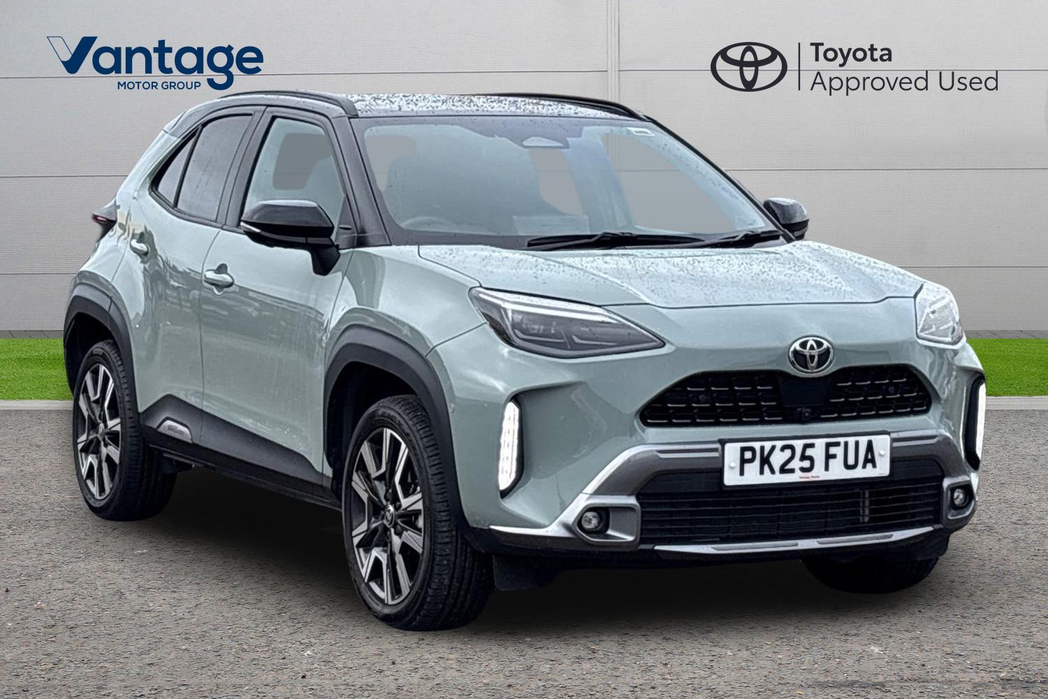 Main listing image - Toyota Yaris Cross
