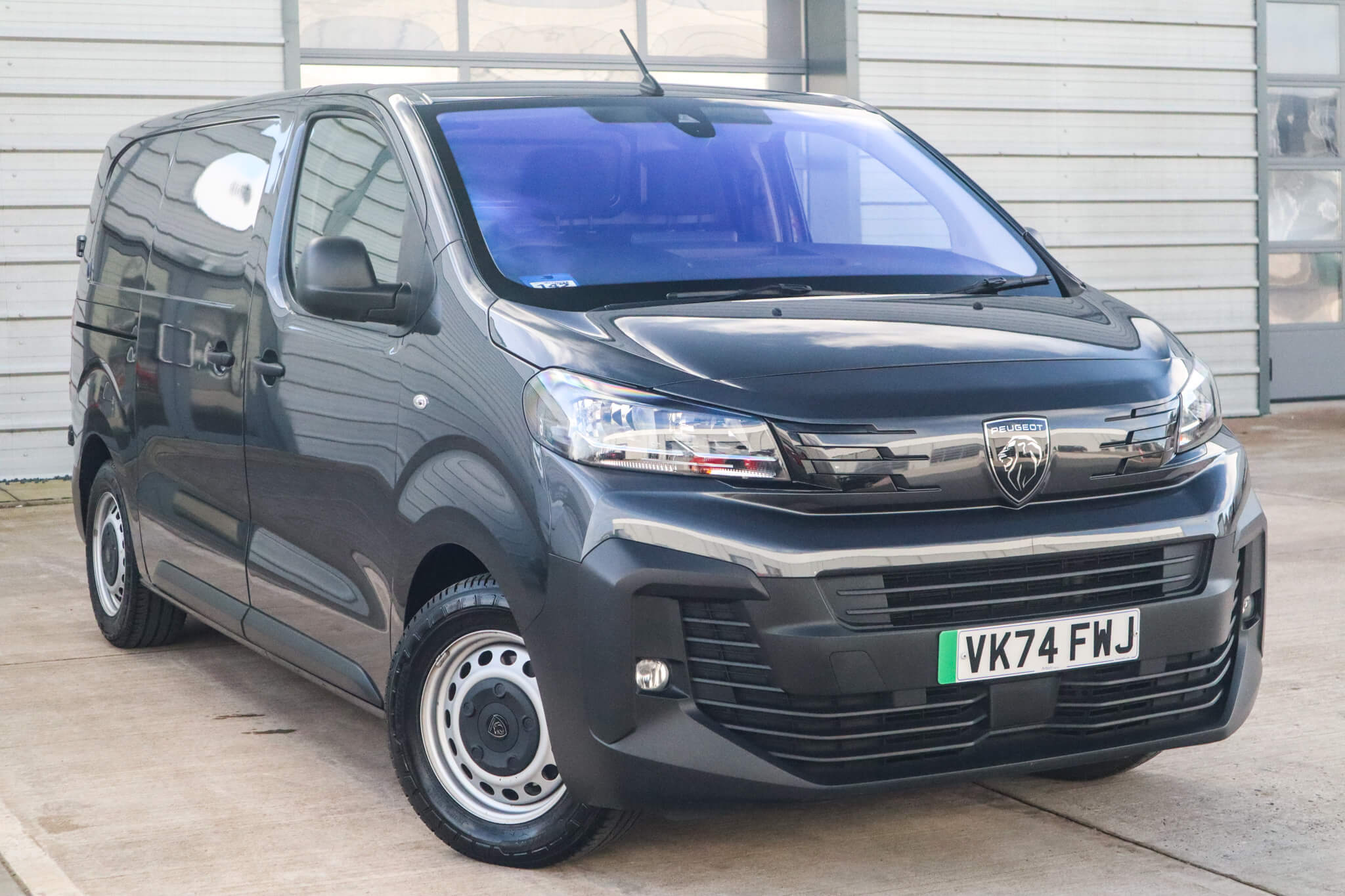 Main listing image - Peugeot e-Expert