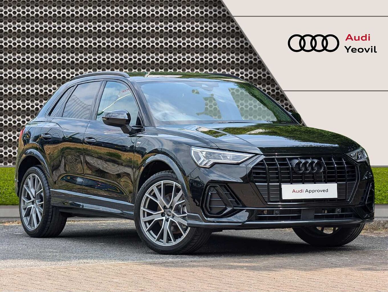 Main listing image - Audi Q3