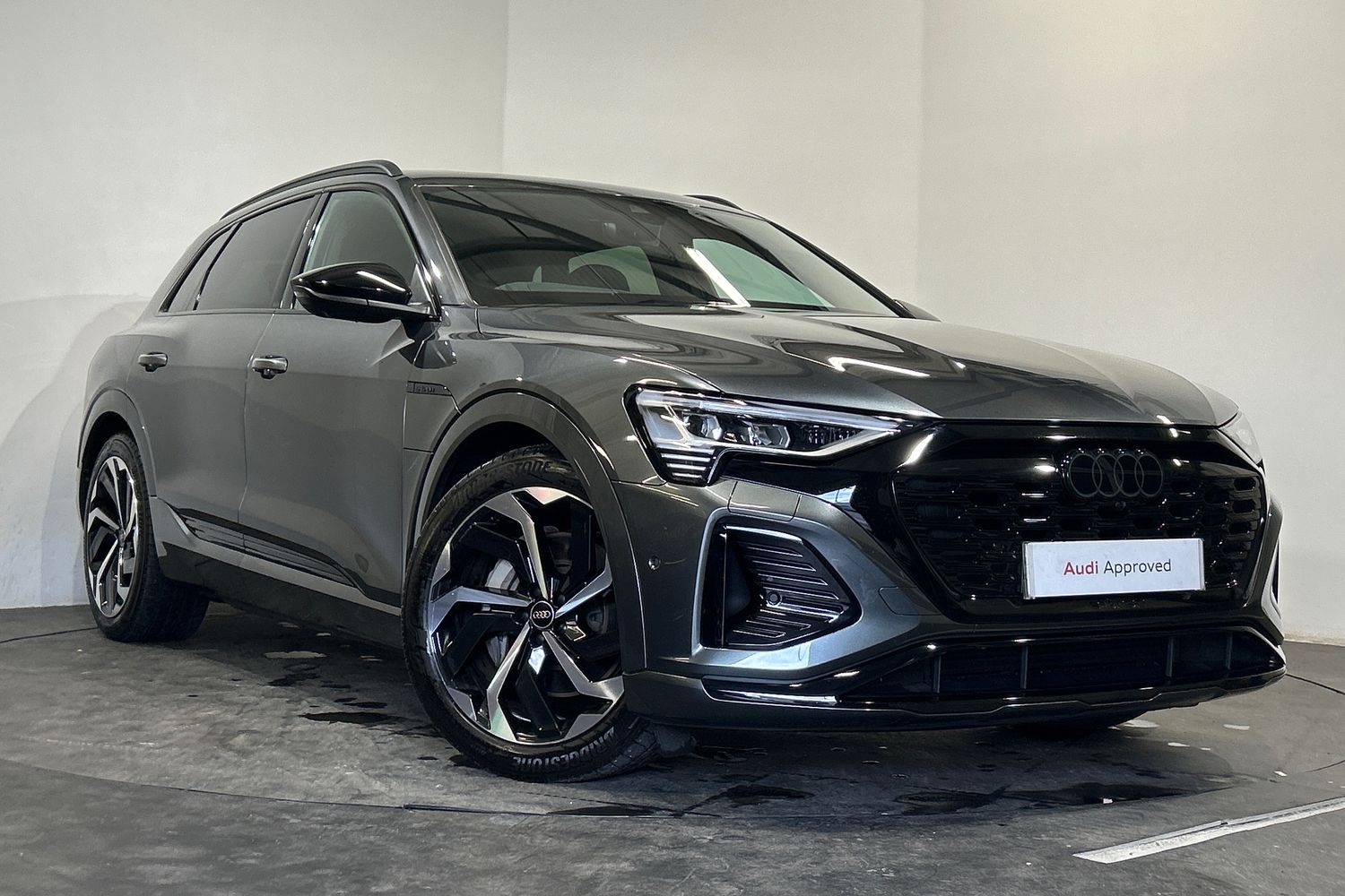 Main listing image - Audi Q8 e-tron