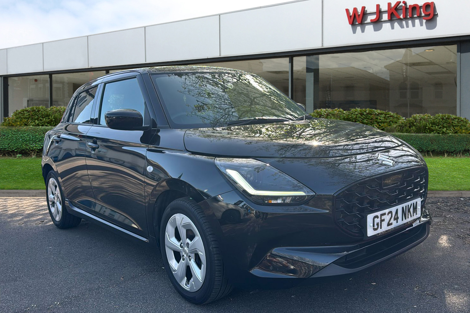 Main listing image - Suzuki Swift