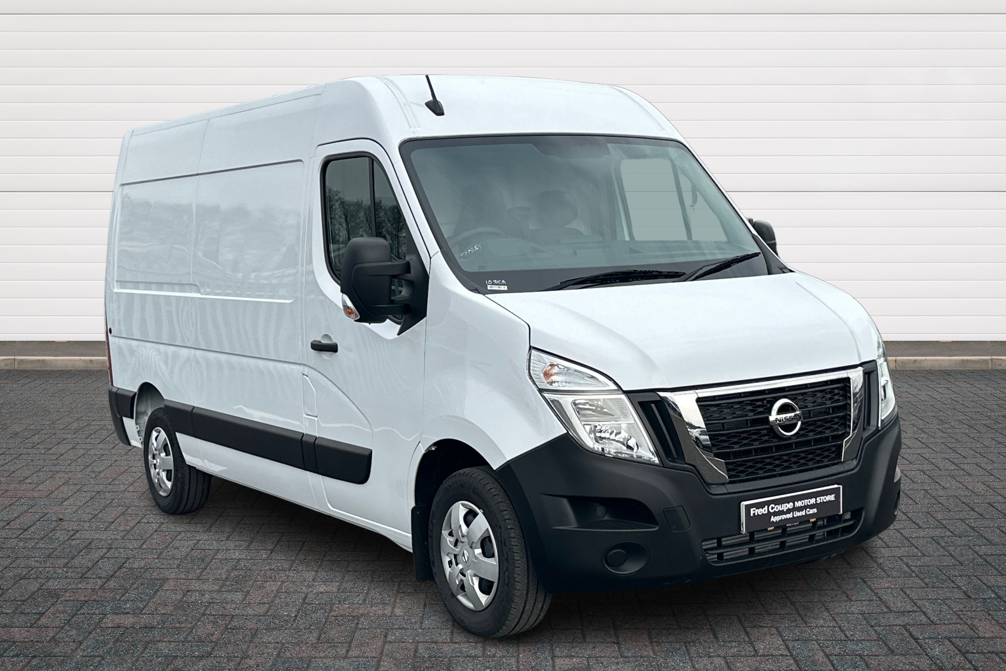 Main listing image - Nissan Interstar