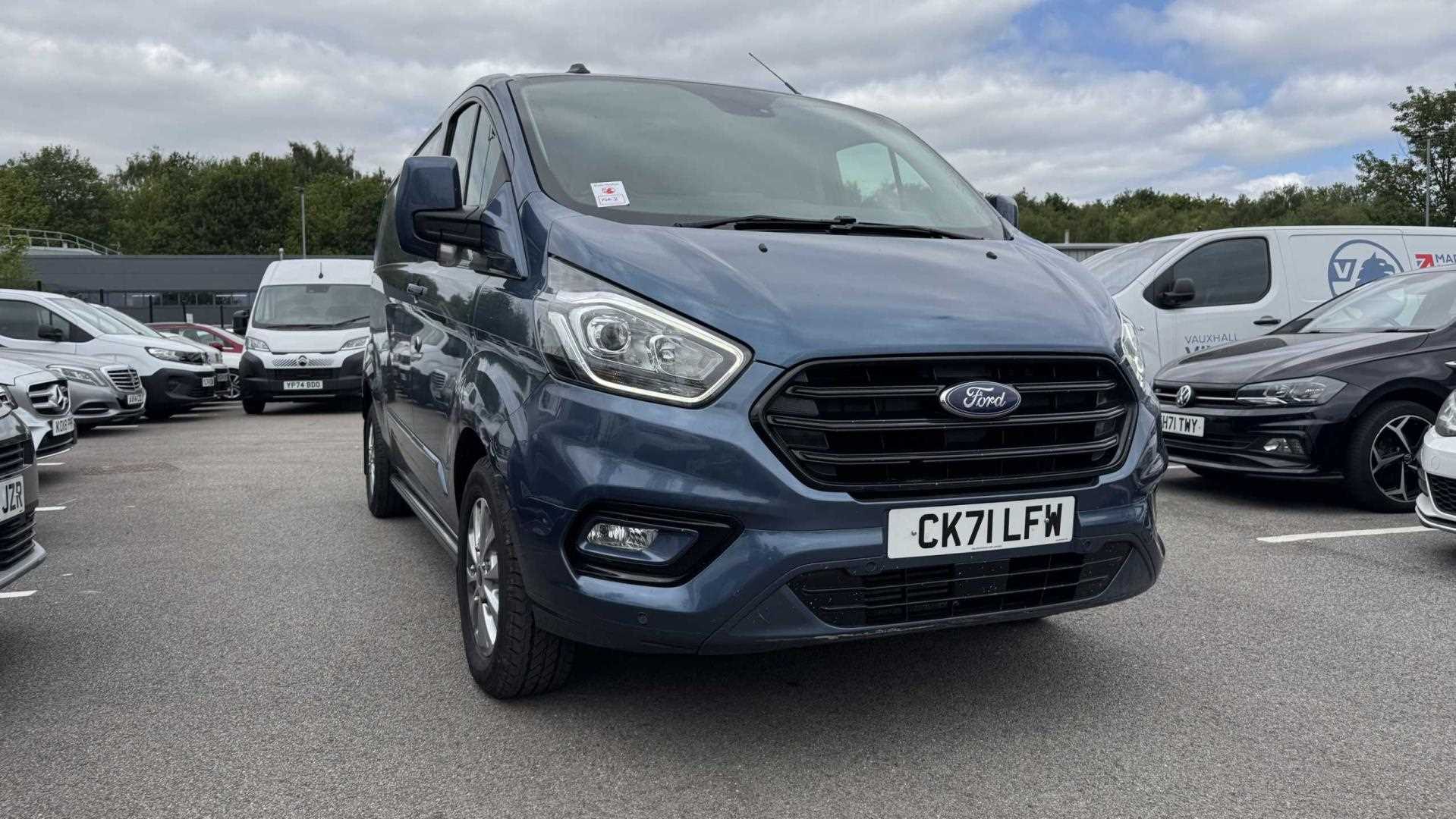 Main listing image - Ford Transit Custom