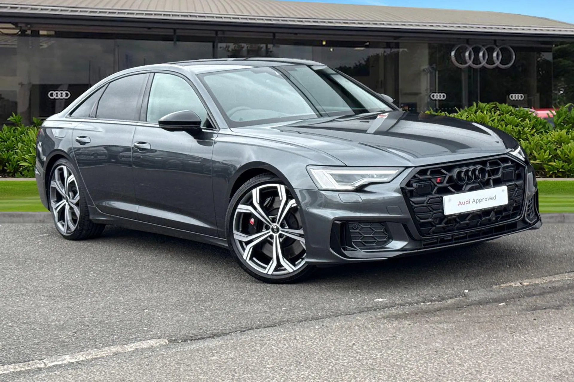 Main listing image - Audi S6