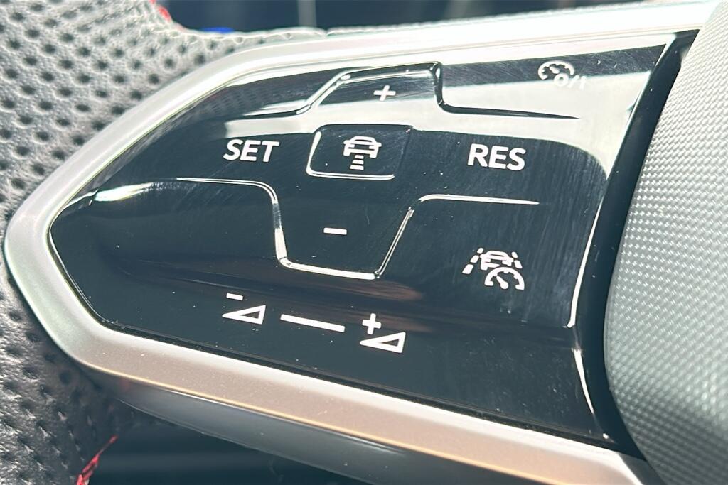 Main listing image - Volkswagen Golf GTI