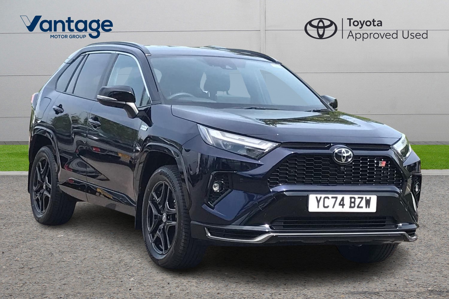 Main listing image - Toyota RAV4