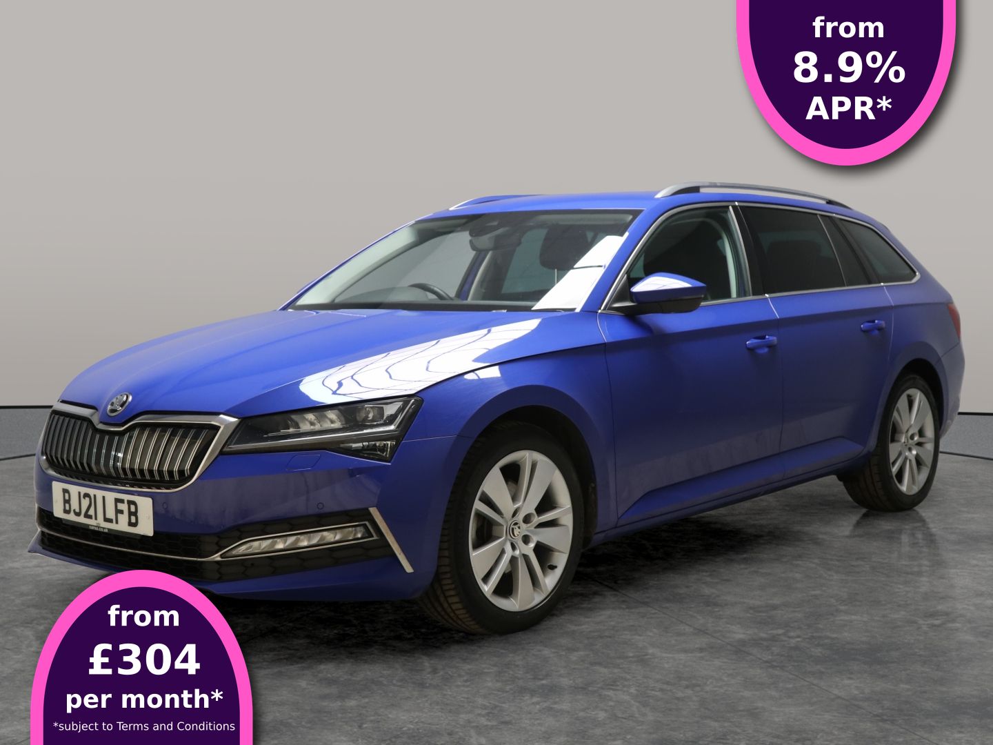 Main listing image - Skoda Superb Estate