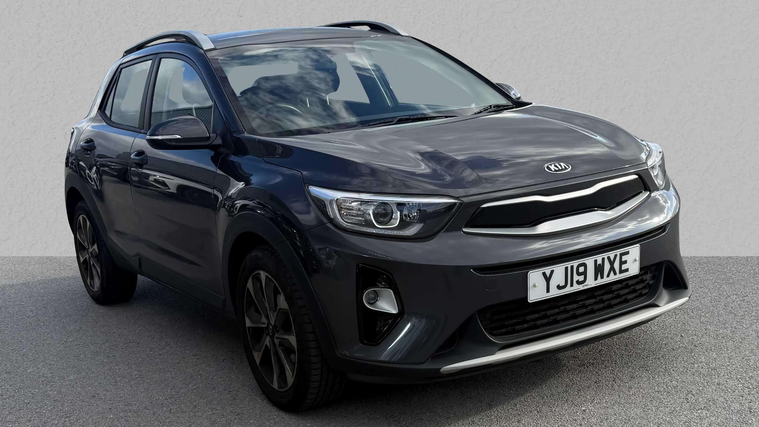 Main listing image - Kia Stonic