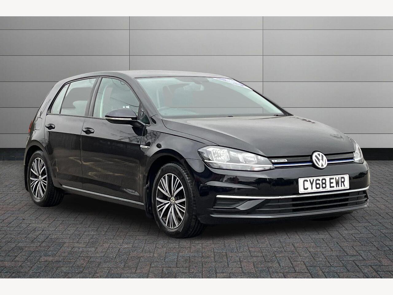 Main listing image - Volkswagen Golf
