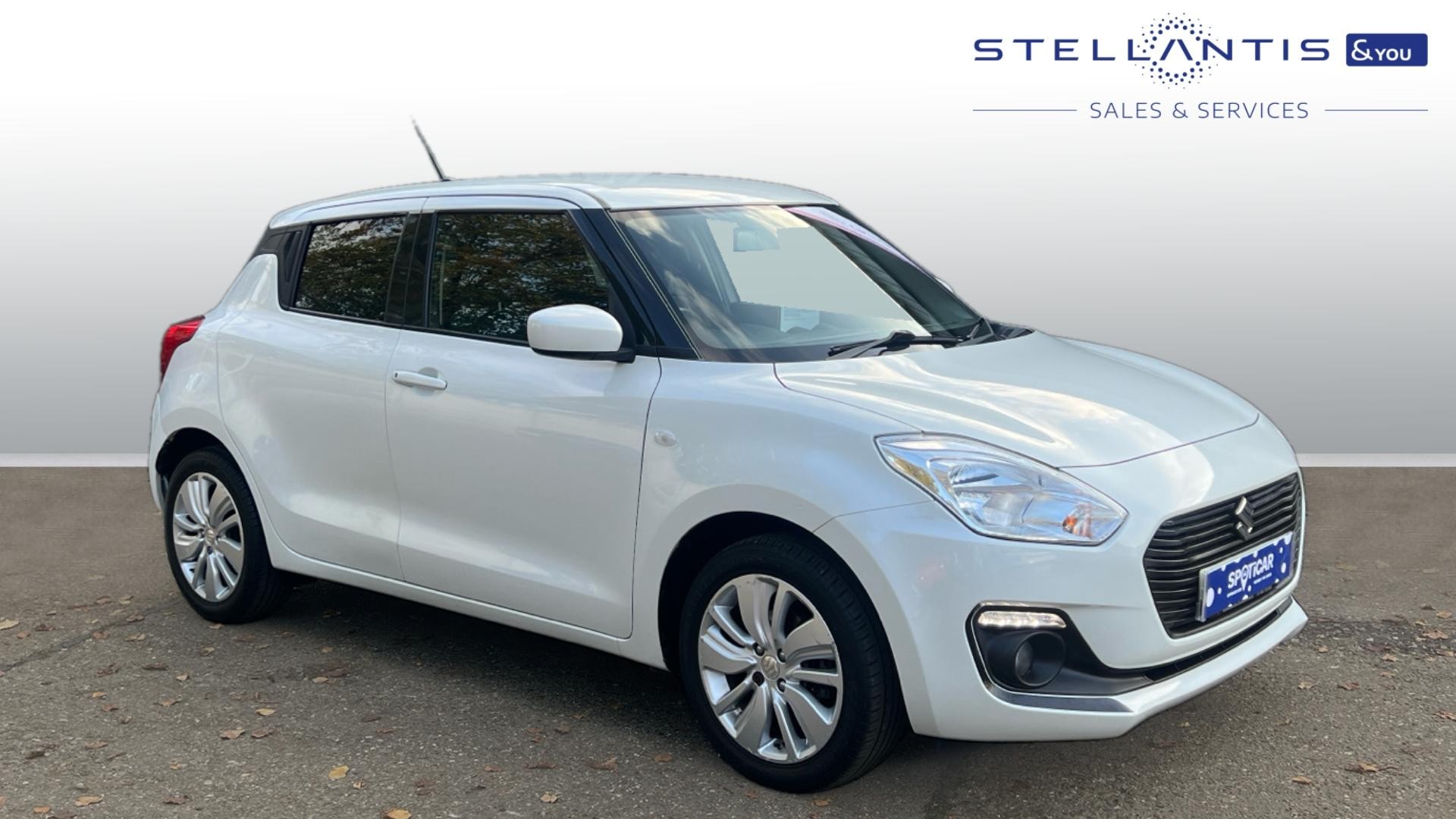 Main listing image - Suzuki Swift