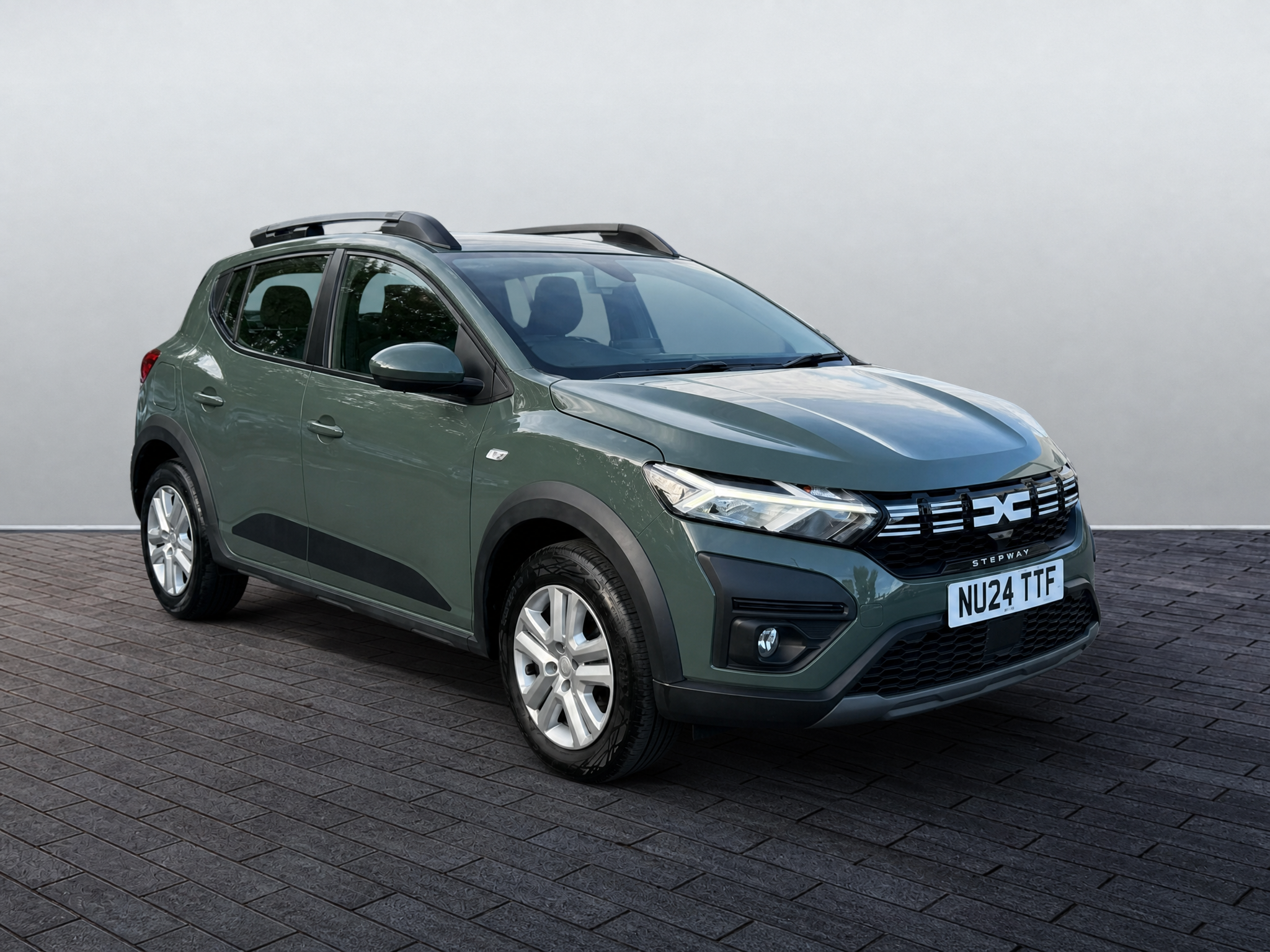 Main listing image - Dacia Sandero Stepway