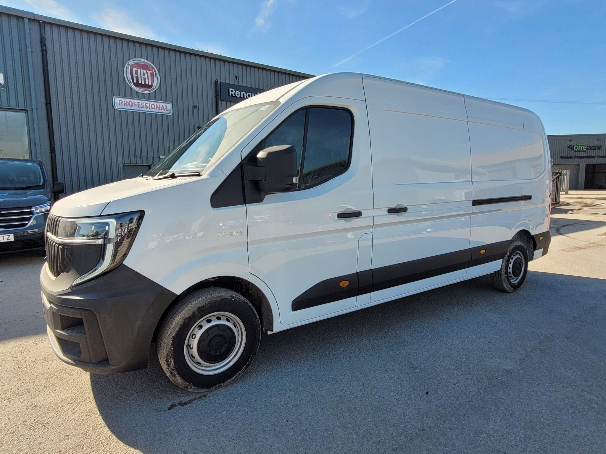 Main listing image - Renault Master