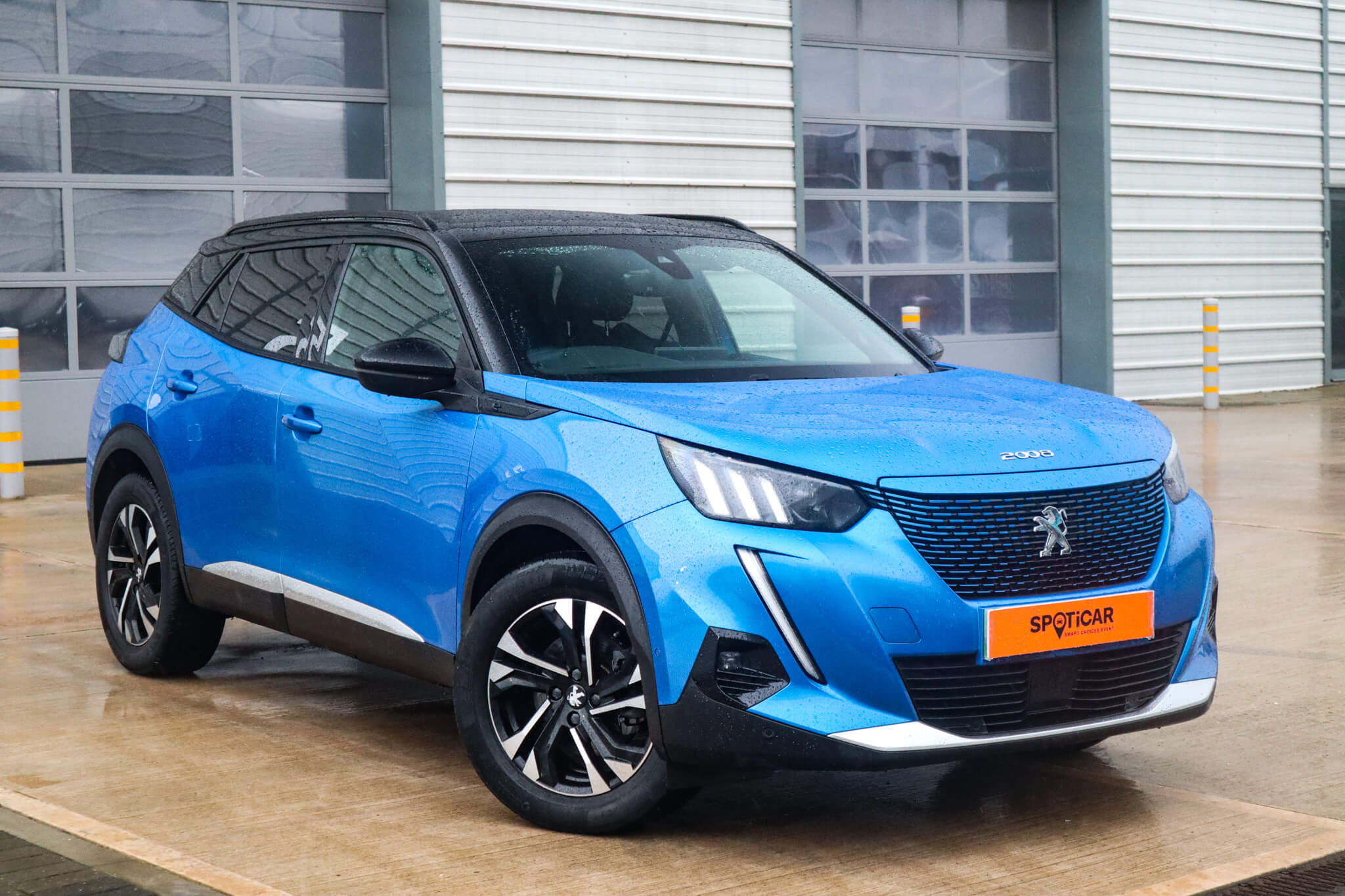 Main listing image - Peugeot e-2008