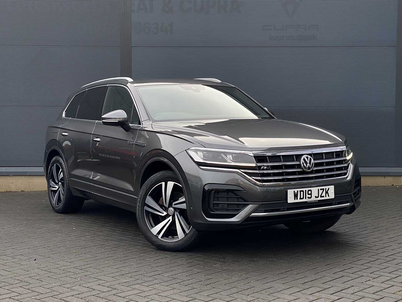 Main listing image - Volkswagen Touareg