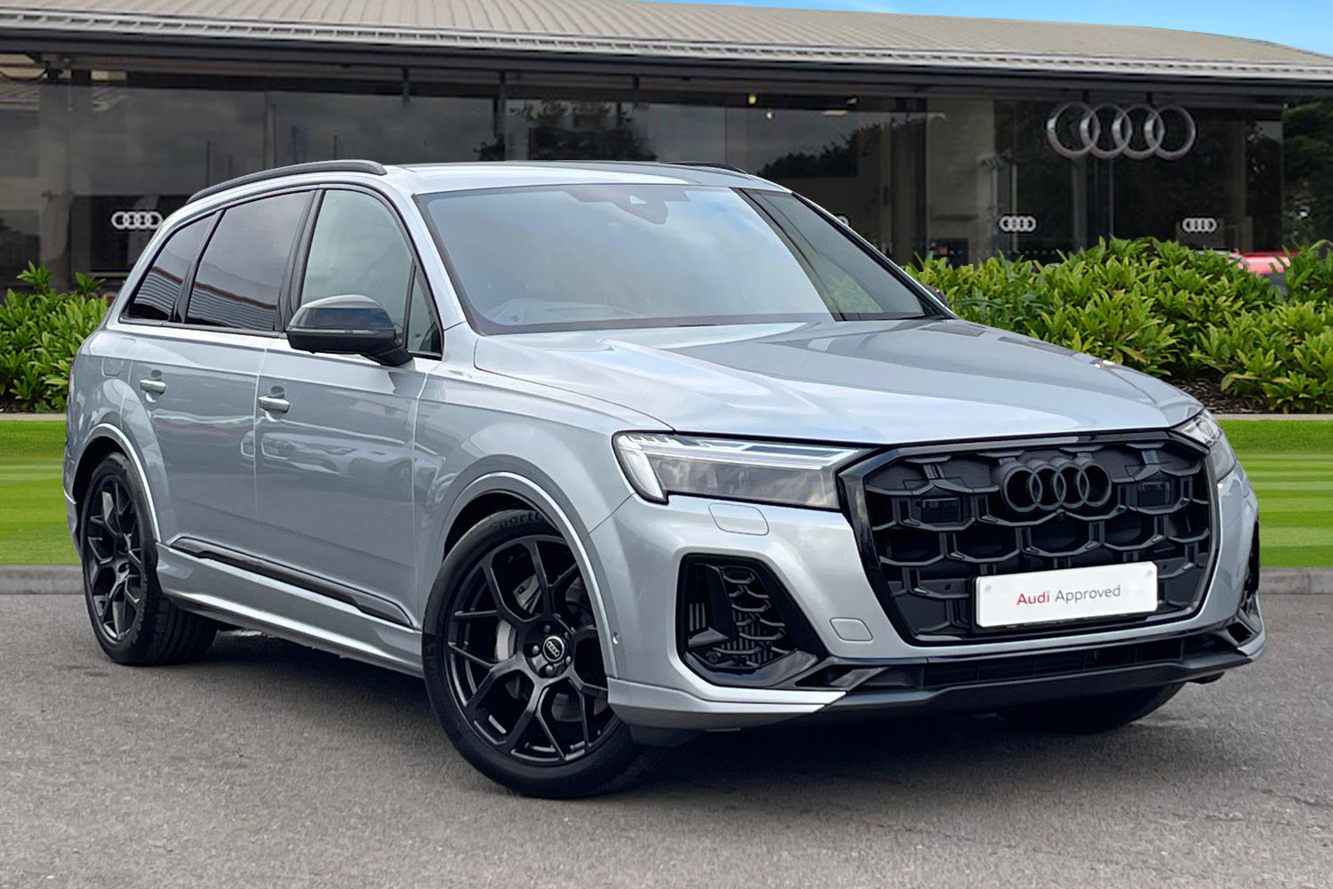 Main listing image - Audi Q7