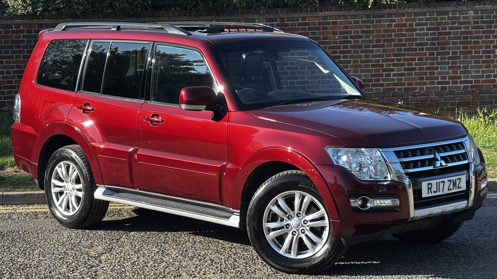 Main listing image - Mitsubishi Shogun