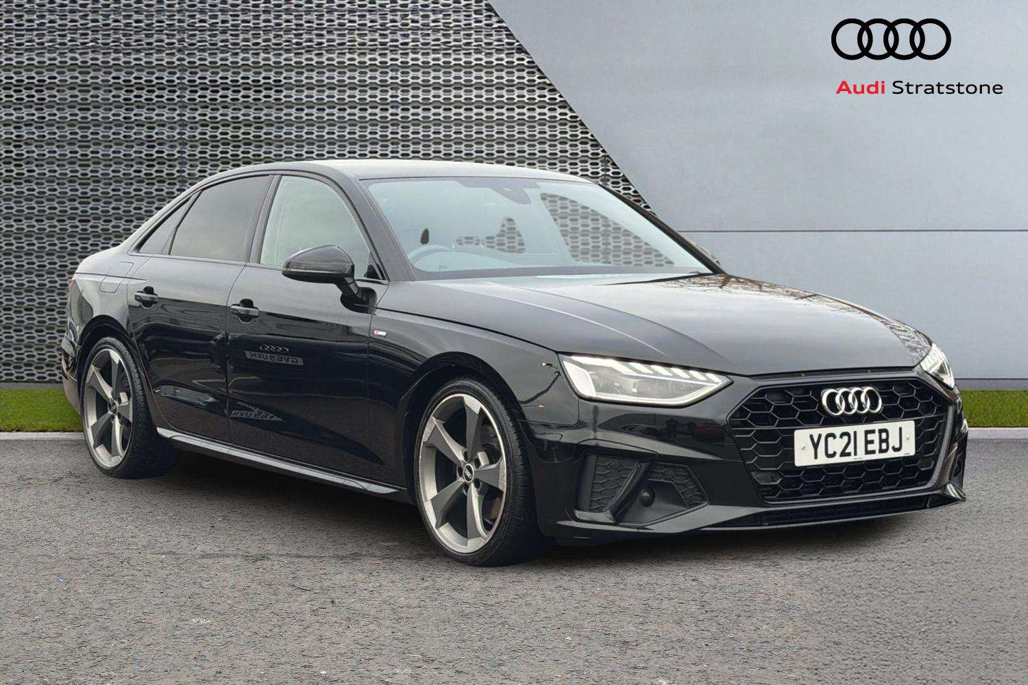 Main listing image - Audi A4