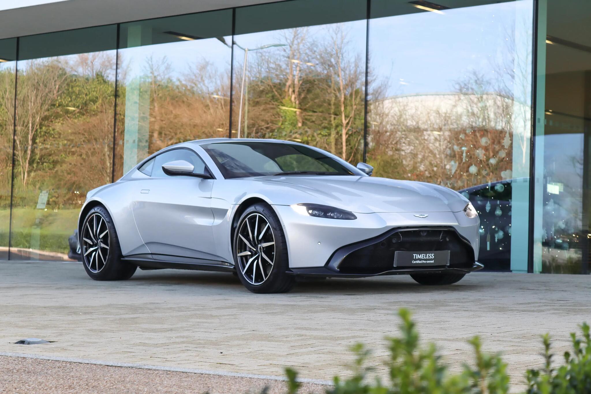 Main listing image - Aston Martin Vantage