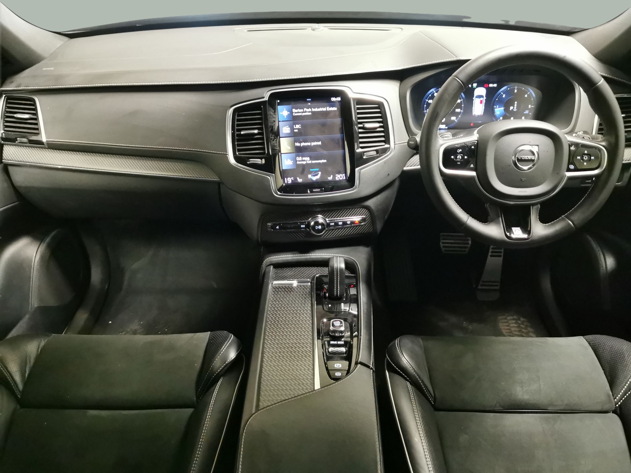 Main listing image - Volvo XC90