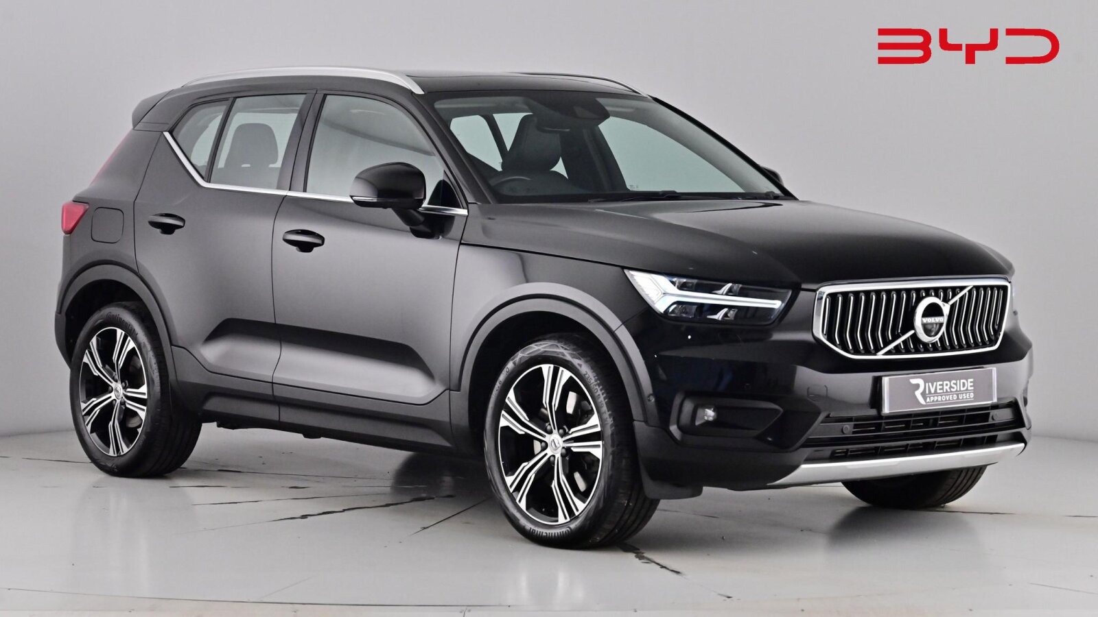 Main listing image - Volvo XC40 Recharge
