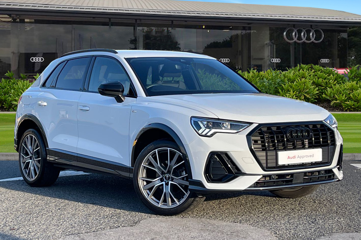 Main listing image - Audi Q3