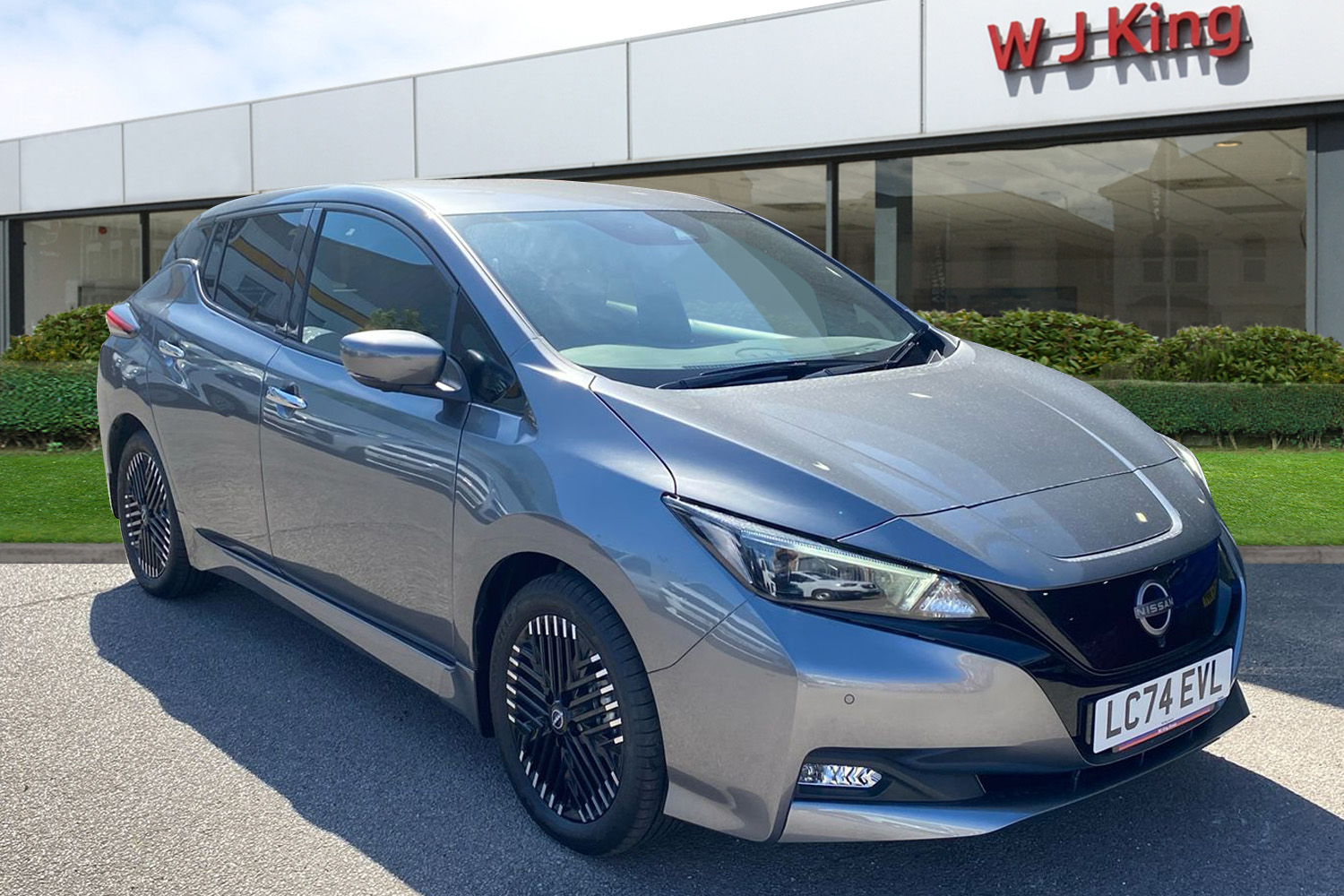 Main listing image - Nissan Leaf