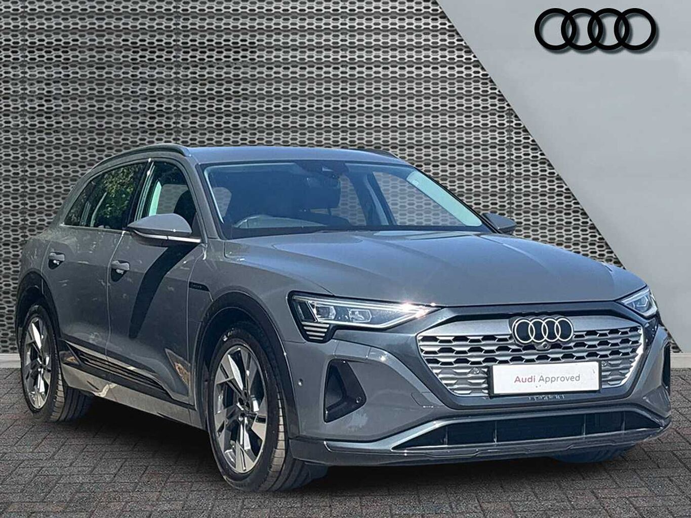 Main listing image - Audi Q8