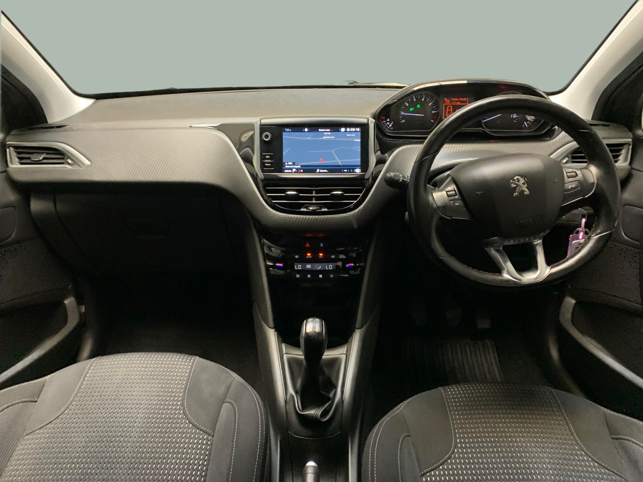 Main listing image - Peugeot 208
