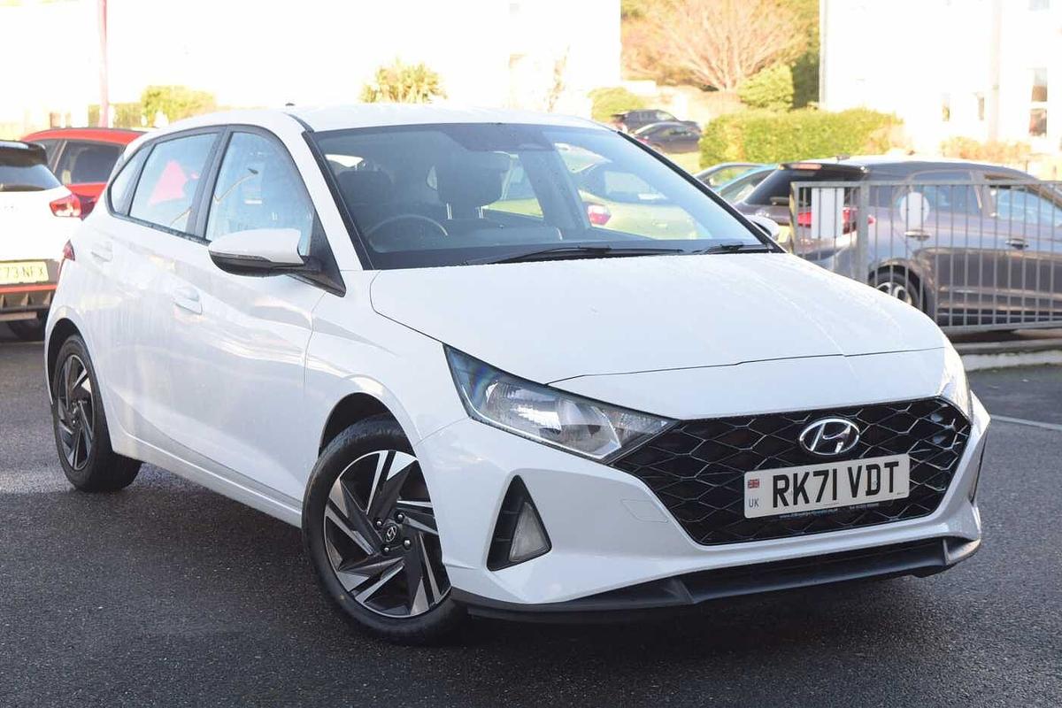 Main listing image - Hyundai i20