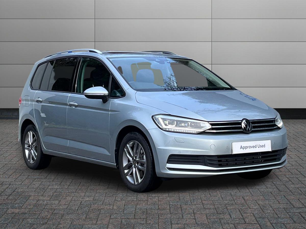 Main listing image - Volkswagen Touran