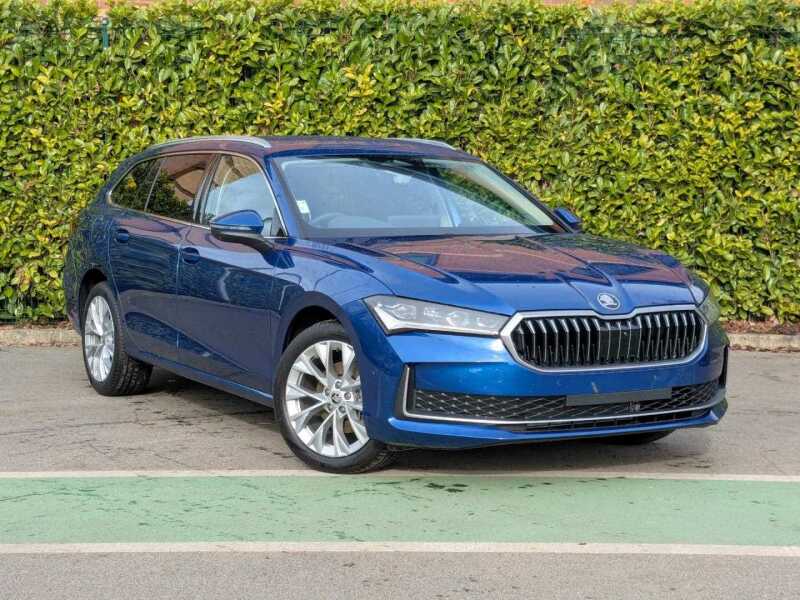 Main listing image - Skoda Superb Estate