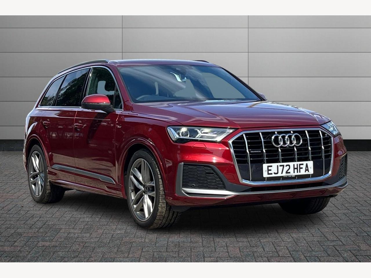 Main listing image - Audi Q7