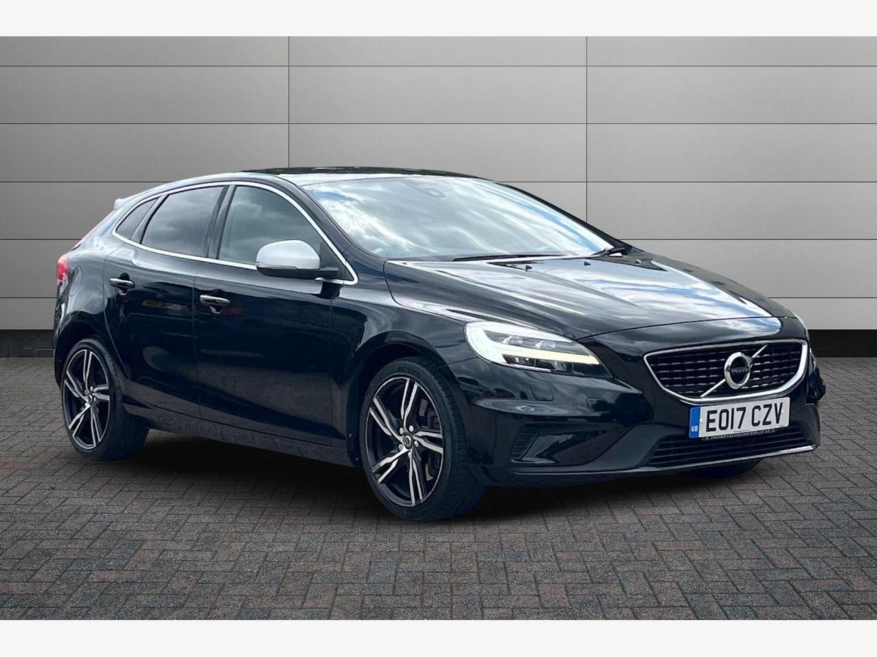 Main listing image - Volvo V40