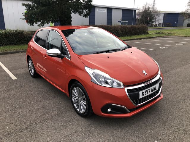 Main listing image - Peugeot 208