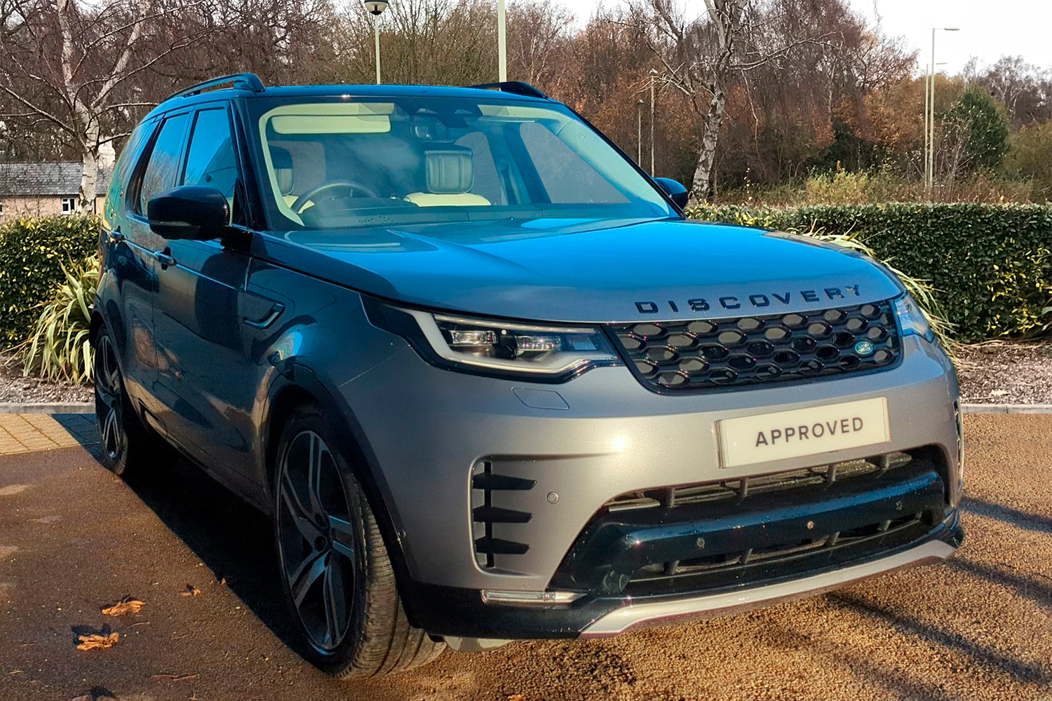 Main listing image - Land Rover Discovery