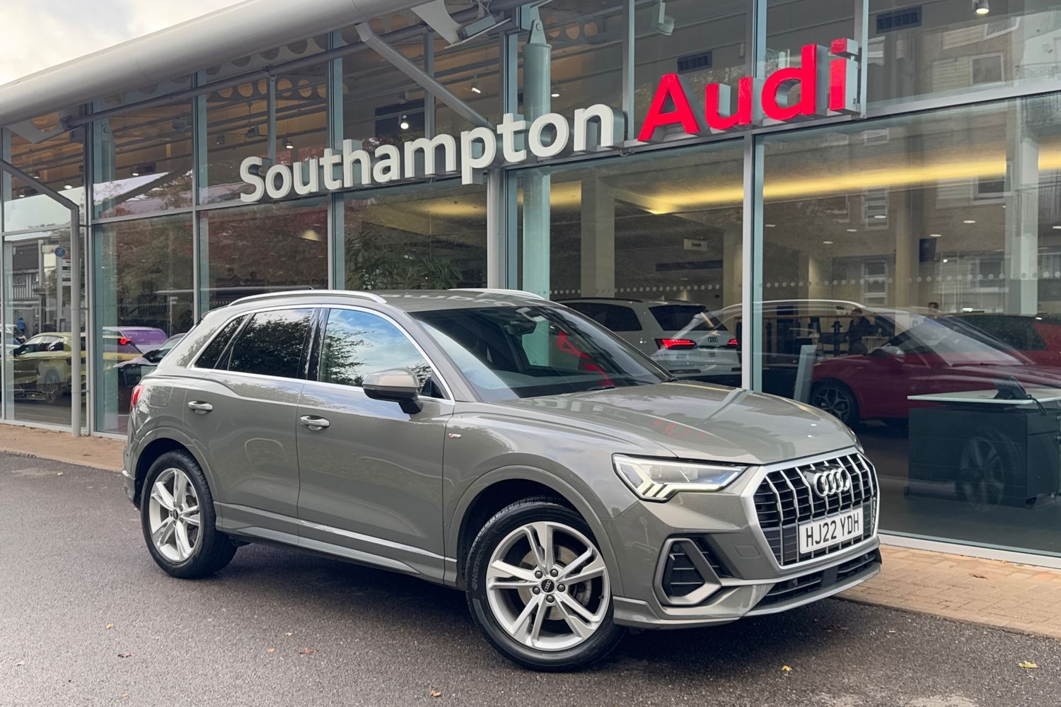 Main listing image - Audi Q3