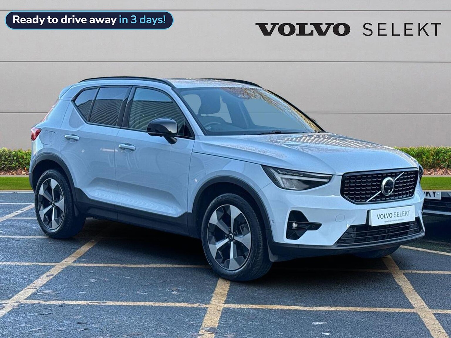 Main listing image - Volvo XC40