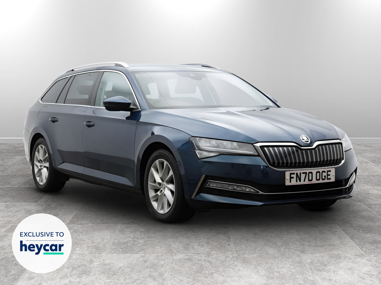 Main listing image - Skoda Superb Estate